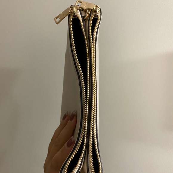 Womens Coach crossbody - Picture 3 of 9